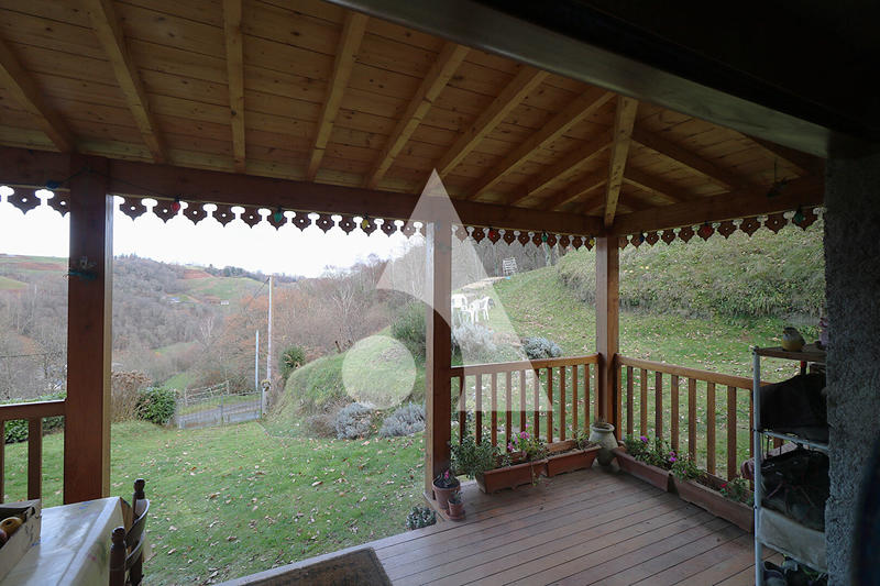 Maison - 135 m² - 2 pièces