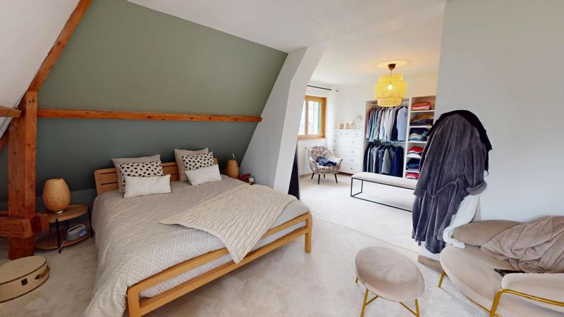 Maison traditionnelle - 276 m² - 8 pièces