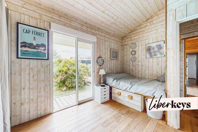 Villa - 220 m² - 8 pièces