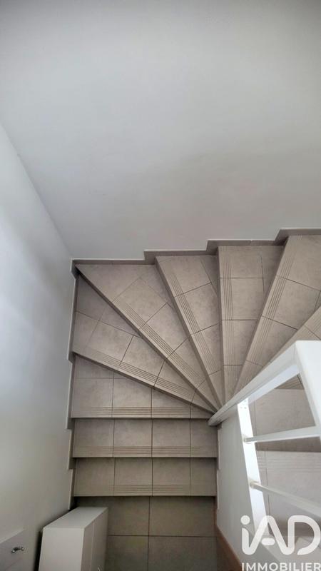 Maison - 99 m² - 5 pièces