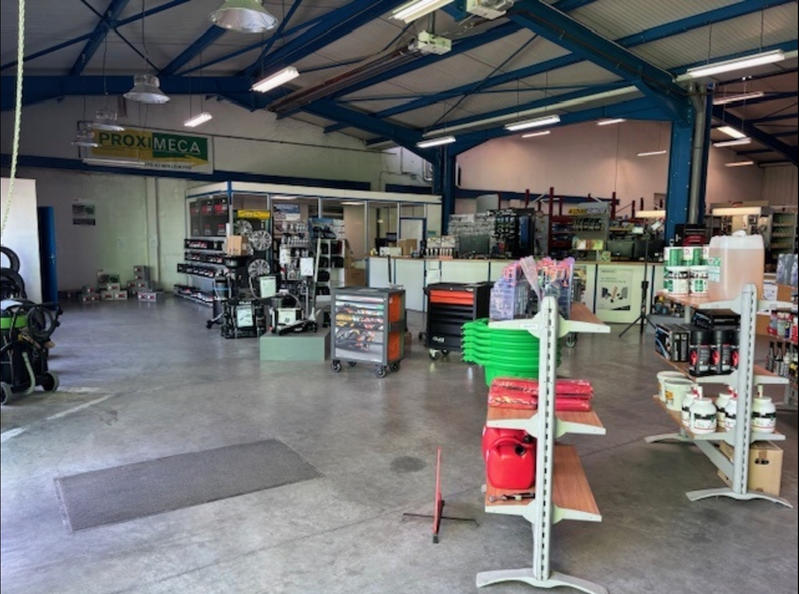 Local d'activité / Entrepôt - 1 100 m²