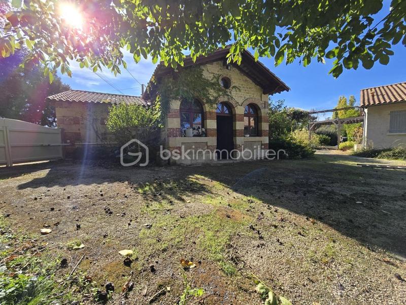 Maison ancienne - 360 m² - 5 pièces