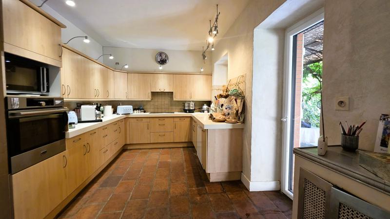 Maison - 315 m² - 10 pièces