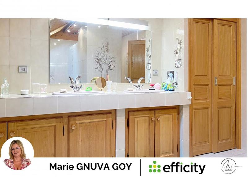 Maison - 280 m² - 10 pièces