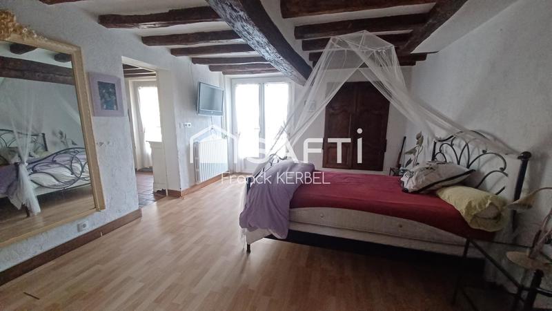 Maison - 223 m² - 8 pièces