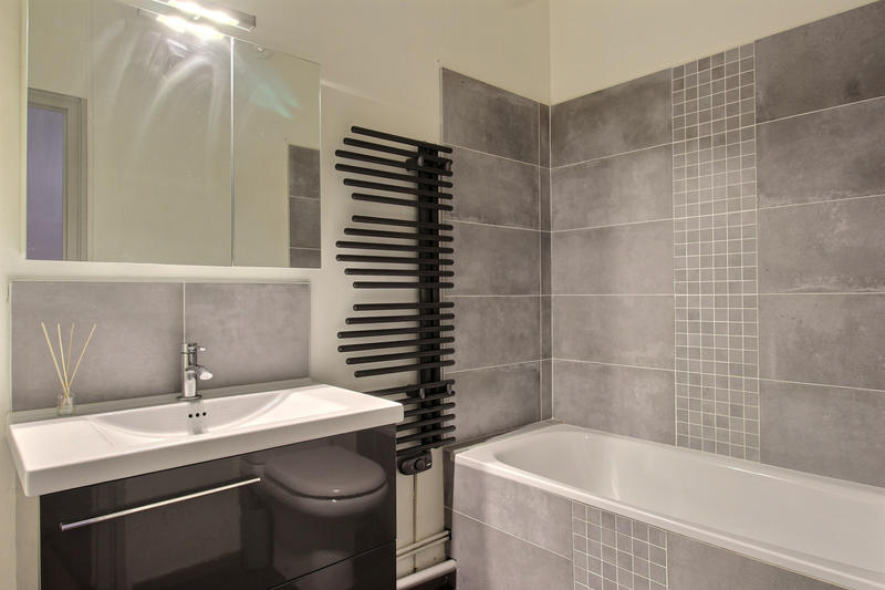 Appartement - 92 m² - 2 pièces