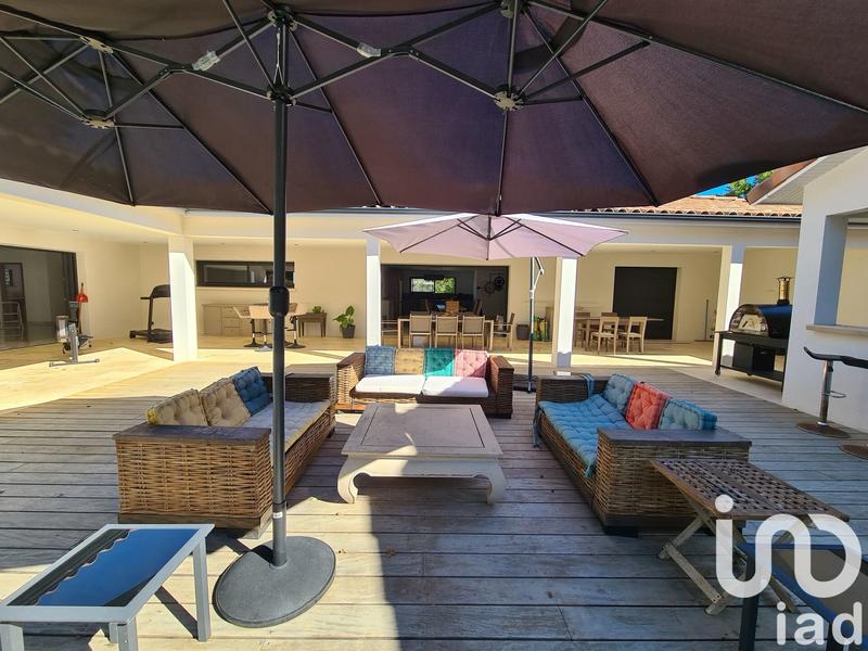 Maison - 250 m² - 7 pièces