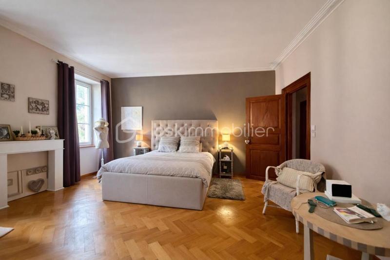 Maison de maîtres - 220 m² - 8 pièces