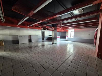 Local commercial - 122 m² - 1 pièce