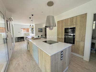 Villa - 139 m² - 6 pièces