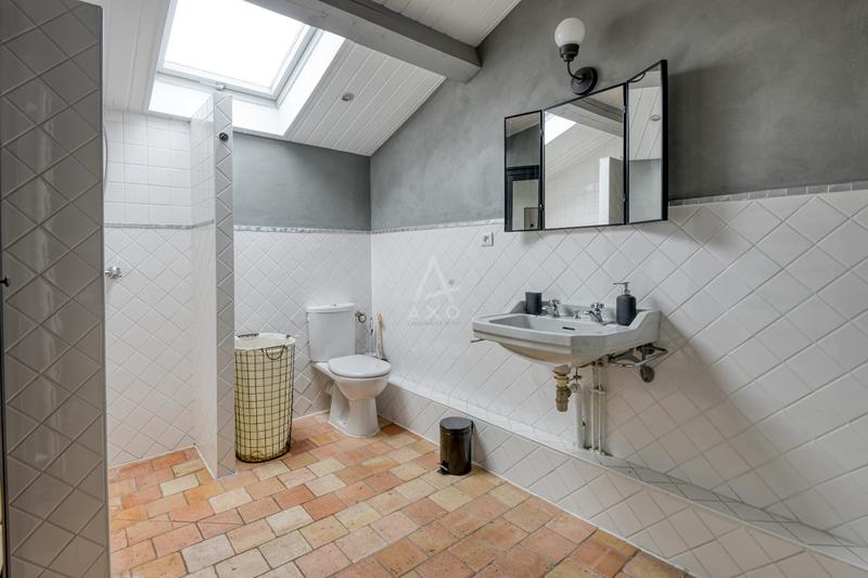 Maison - 243 m² - 7 pièces