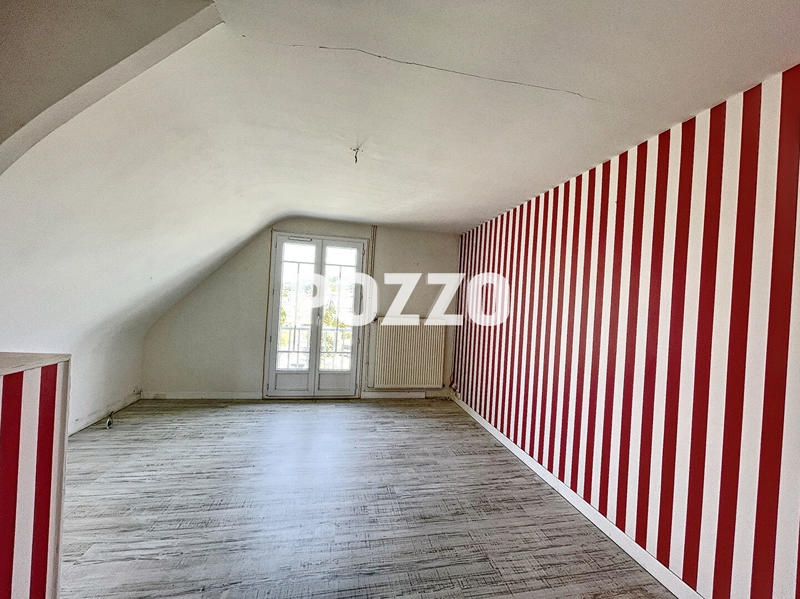 Maison - 166 m² - 8 pièces