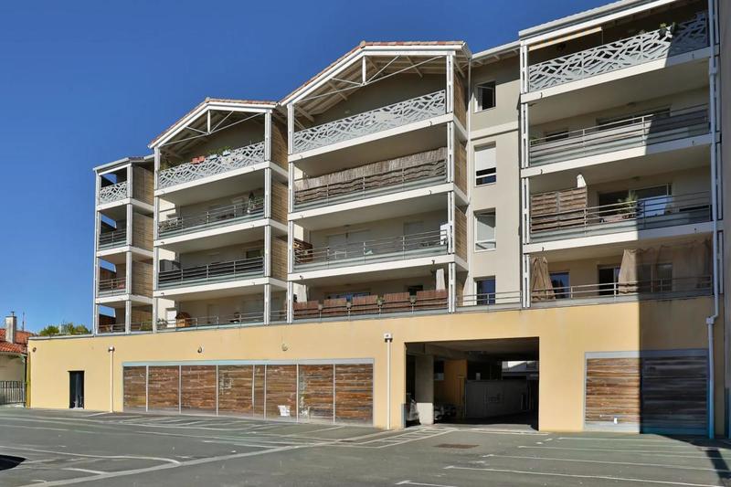 Studio - 30 m² - 1 pièce