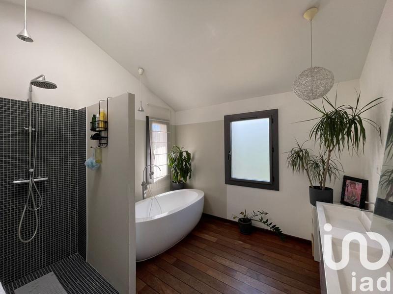 Maison - 258 m² - 6 pièces