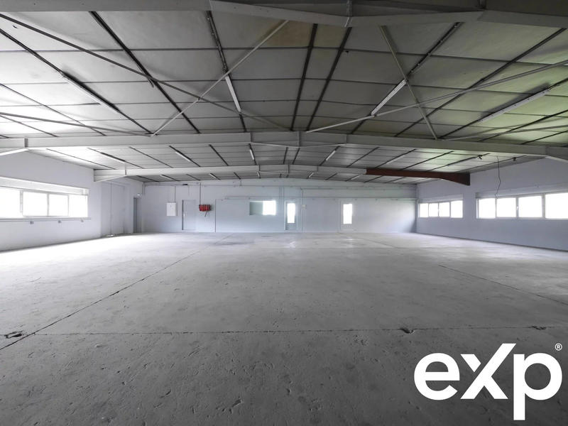 Local d'activités - 490 m² - 3 pièces