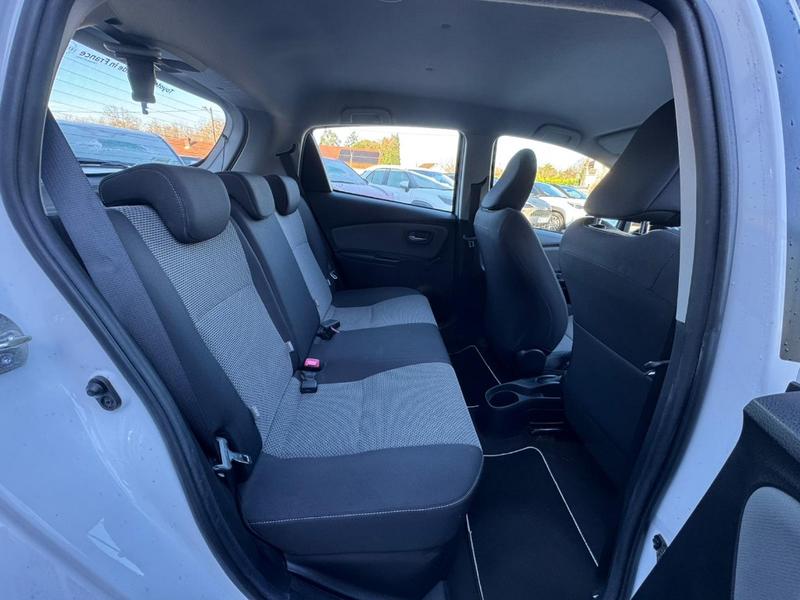 Toyota Yaris III Hybride 100h - Bv E-Cvt Dynamic