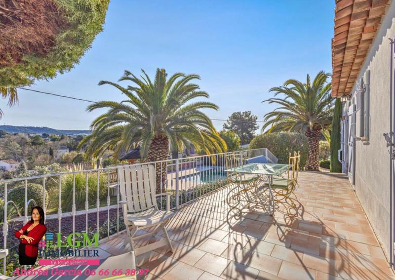 Villa - 230 m² - 6 pièces