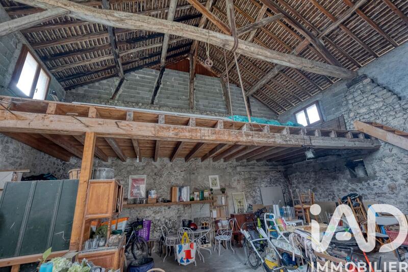 Maison - 303 m² - 8 pièces