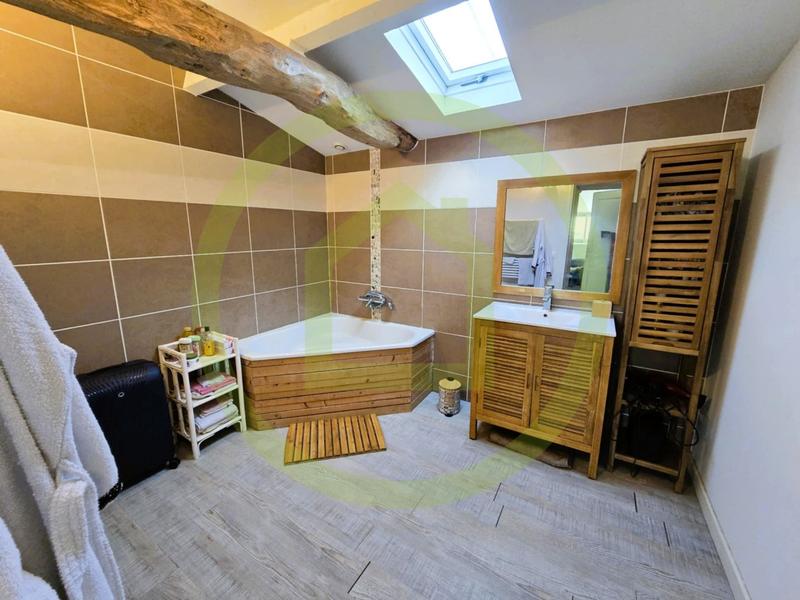 Maison - 207 m² - 7 pièces