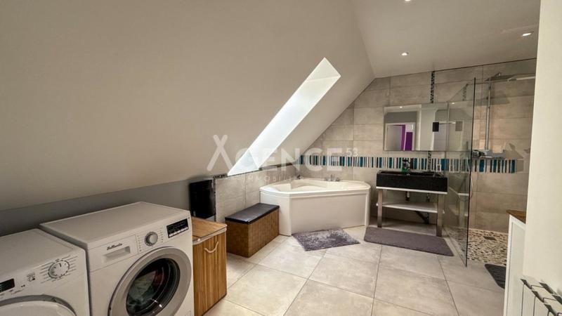 Maison - 191 m² - 6 pièces