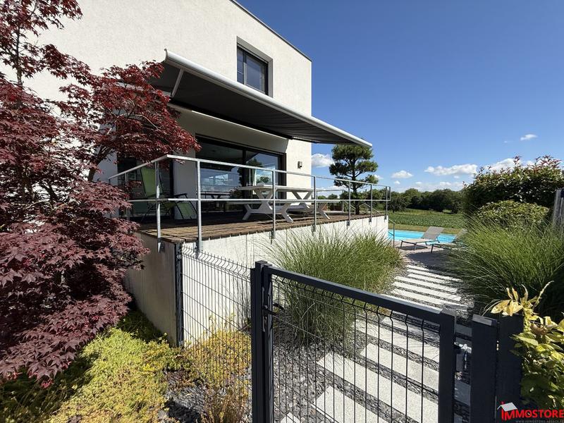 Maison - 210 m² - 7 pièces