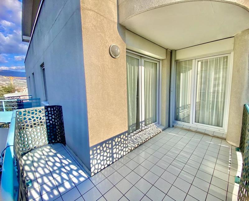 Appartement - 90 m² - 4 pièces