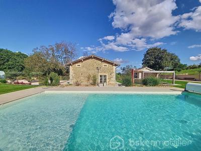 Corps de ferme - 170 m² - 7 pièces