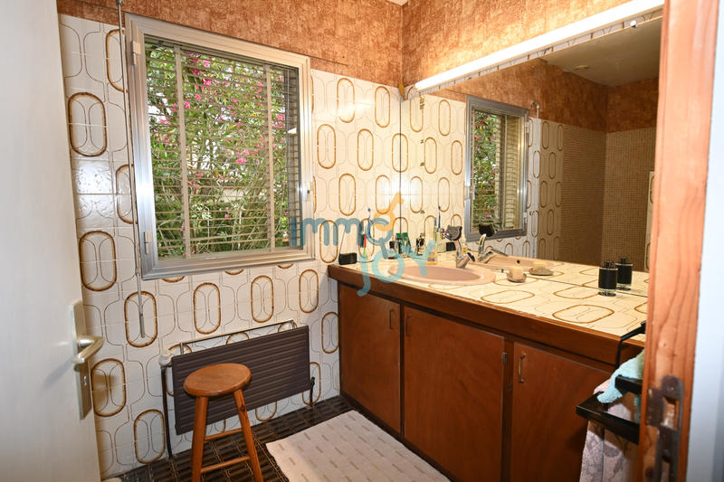 Maison - 245 m² - 7 pièces