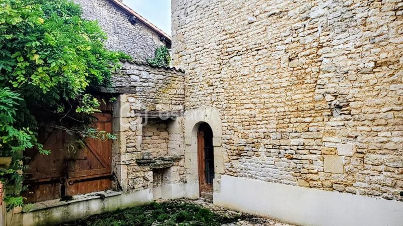 Maison en pierre - 177 m² - 6 pièces