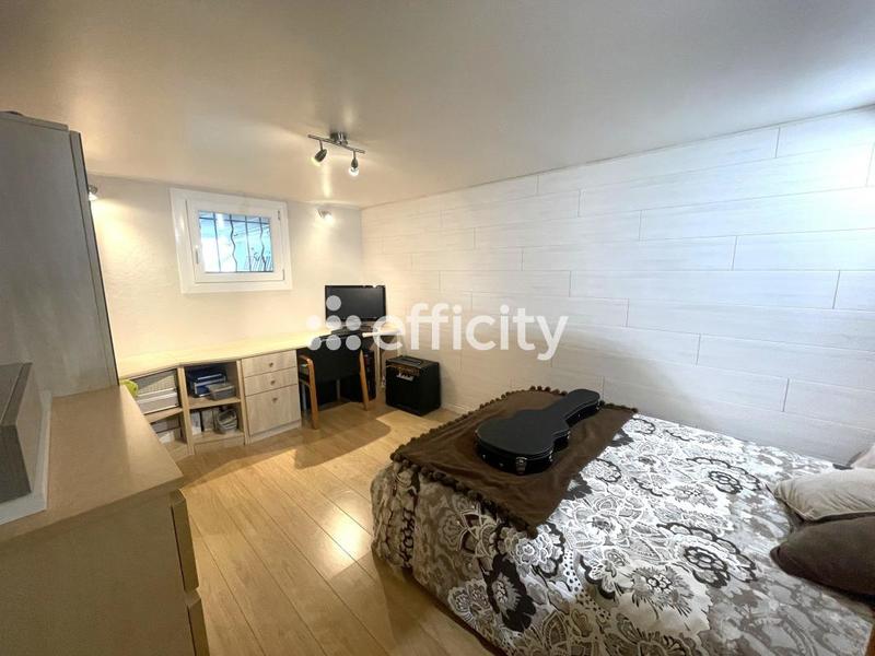 Maison - 195 m² - 5 pièces