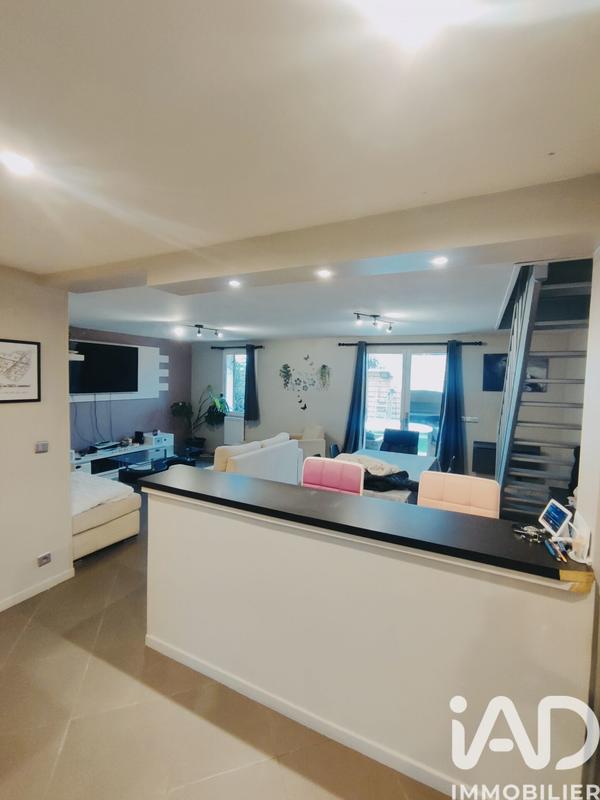 Maison - 90 m² - 5 pièces