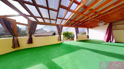 Maison - 92 m² - 6 pièces