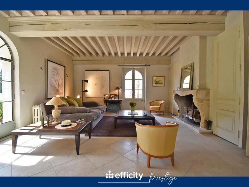 Maison - 400 m² - 8 pièces