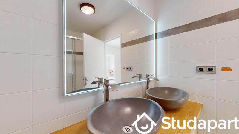 Chambre - 10 m² - 1 pièce