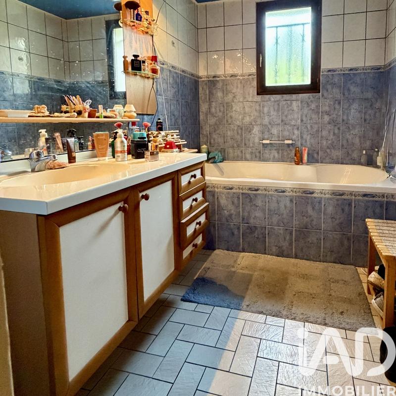 Maison - 122 m² - 7 pièces