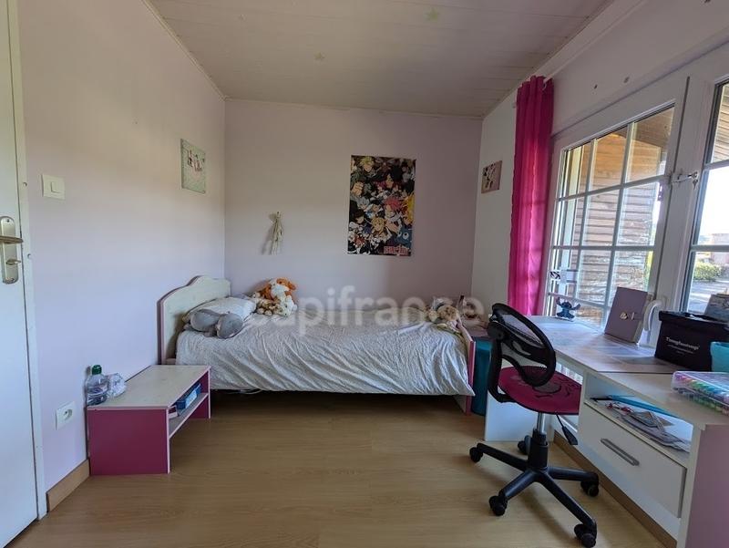 Maison - 180 m² - 7 pièces