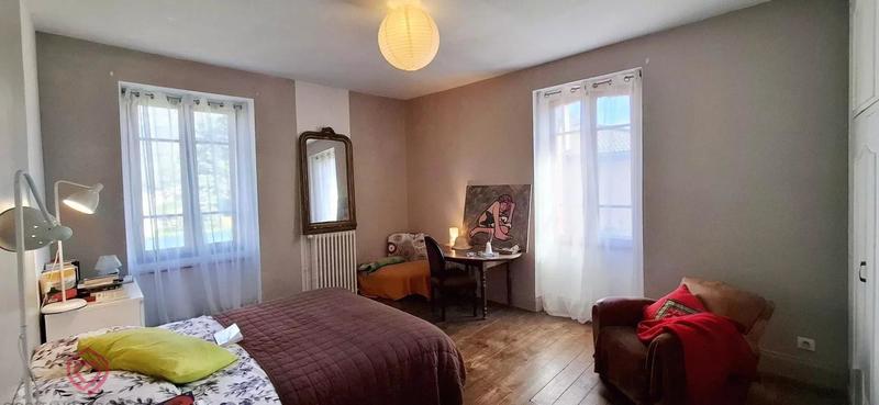 Maison - 252 m² - 11 pièces