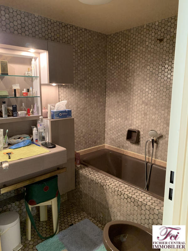 Appartement - 99 m² - 4 pièces