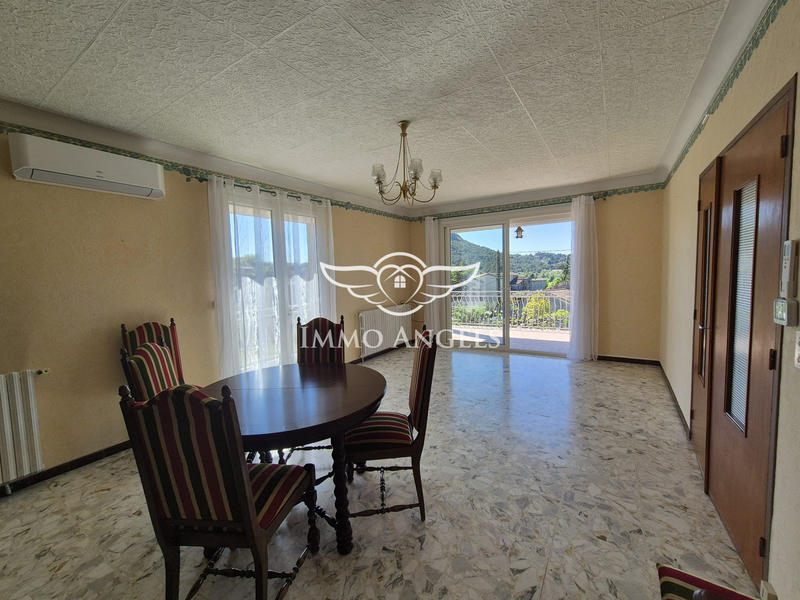 Maison traditionnelle - 154 m² - 6 pièces