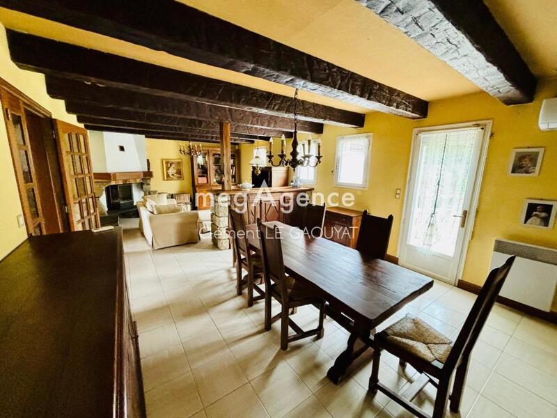 Maison - 198 m² - 10 pièces