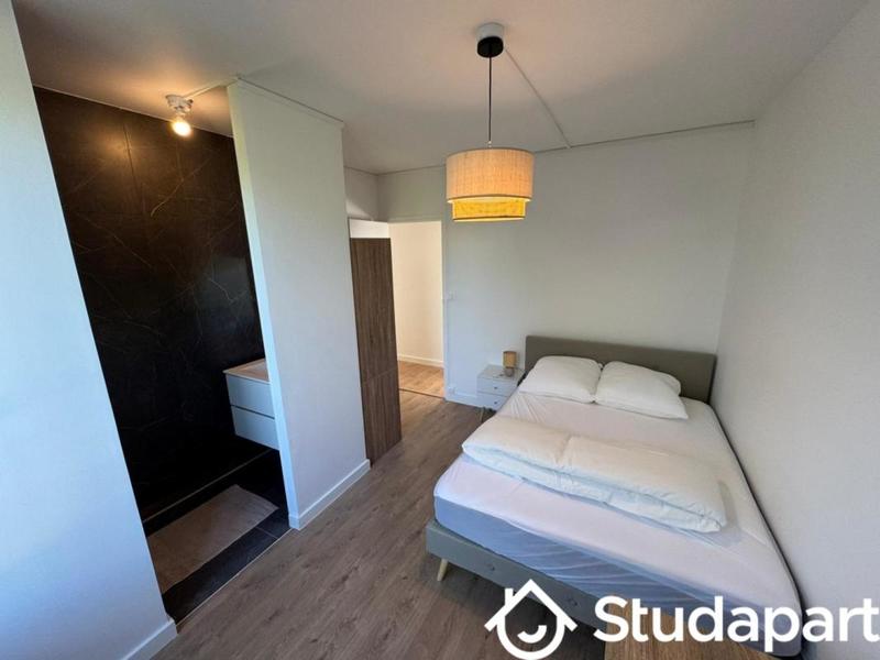 Chambre - 11 m² - 1 pièce