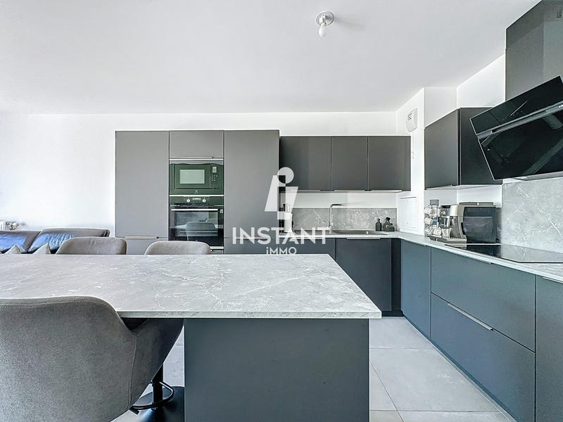 Appartement - 80 m² - 4 pièces