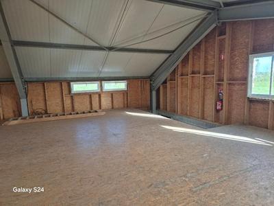 Local commercial - 1 100 m²