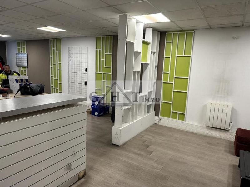 Entrepôt - 1 500 m²