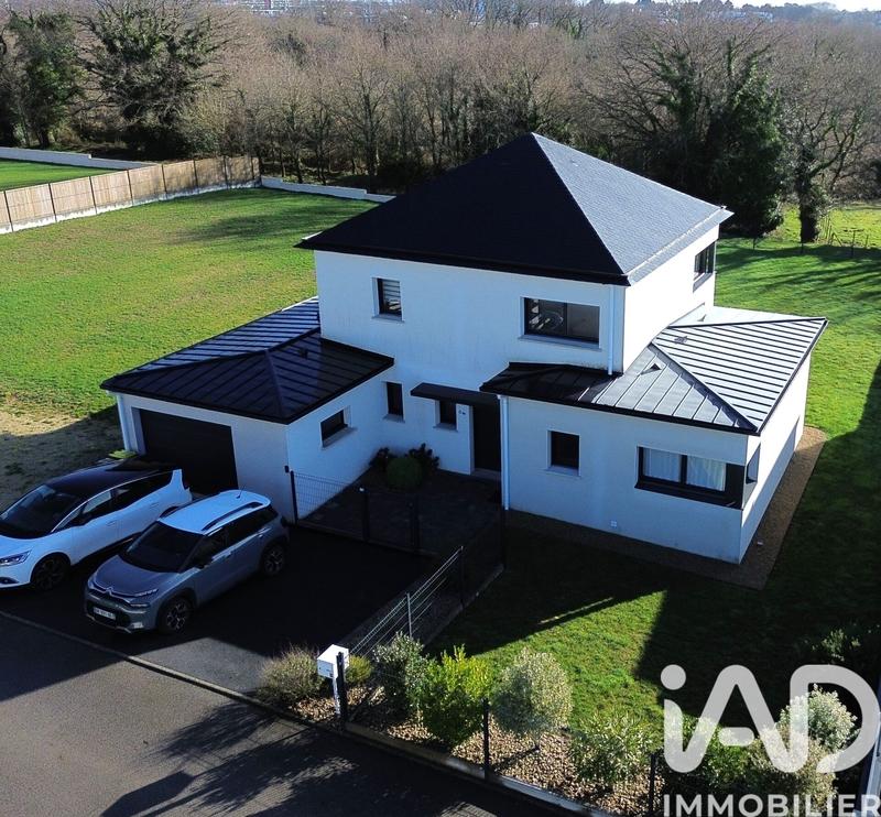 Maison - 137 m² - 6 pièces