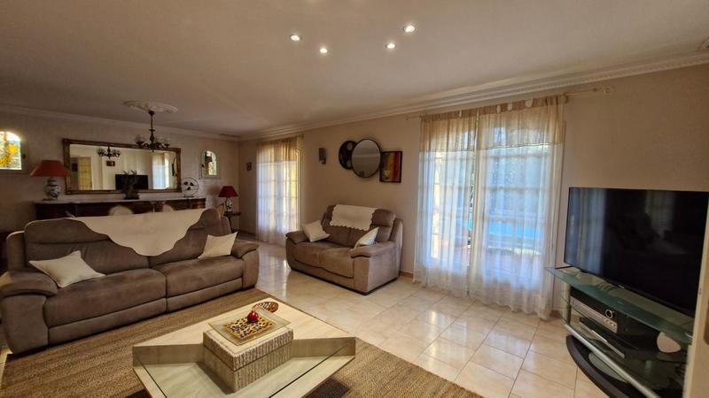 Maison - 138 m² - 5 pièces