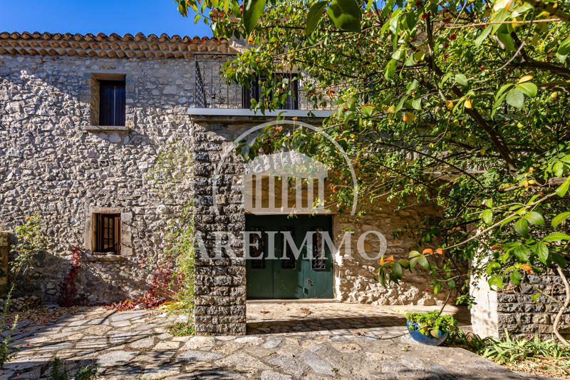 Maison - 208 m² - 7 pièces