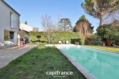 Maison - 157 m² - 8 pièces