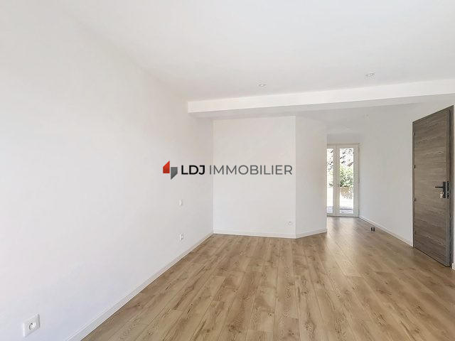 Villa - 378 m² - 10 pièces