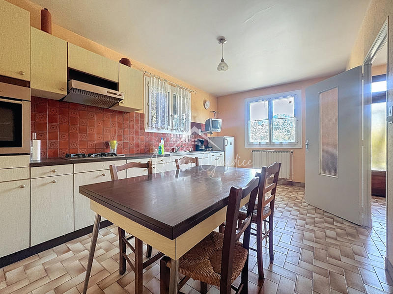 Maison - 95 m² - 4 pièces